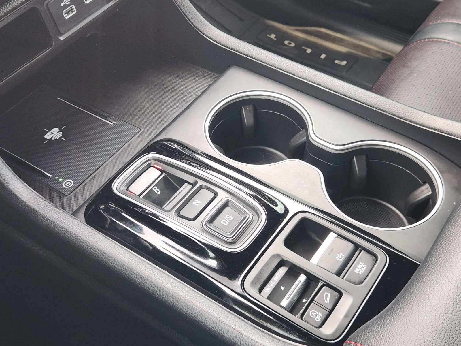 Certified 2025 Honda Pilot Black Edition image 20