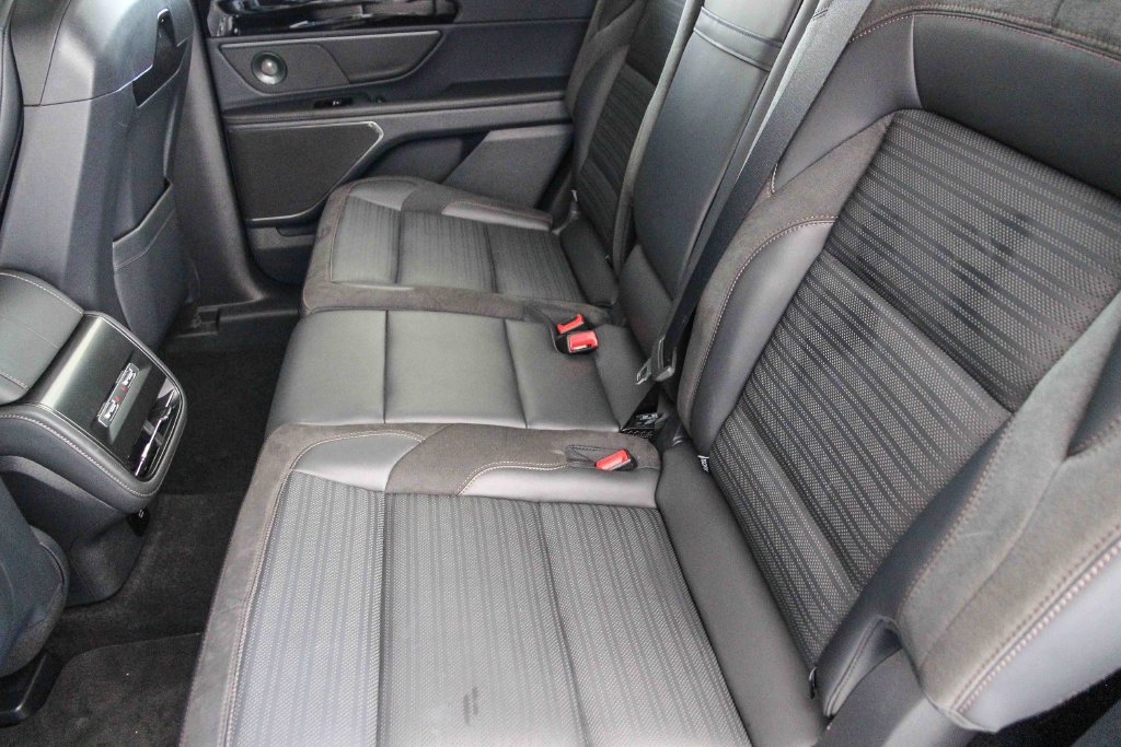 Used 2024 Lincoln Nautilus Reserve w/ Equipment Group 202A AWD/4WD image 20