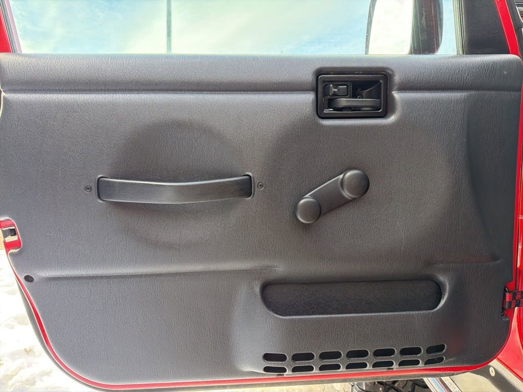 Used 2006 Jeep Wrangler Rubicon w/ Security Group image 30