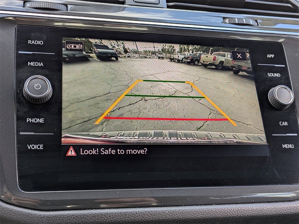 Used 2022 Volkswagen Tiguan SE image 22