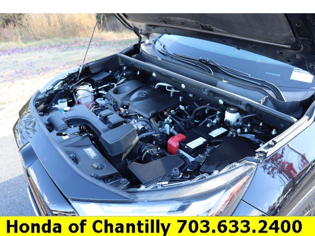 Used 2022 Toyota RAV4 XLE image 32