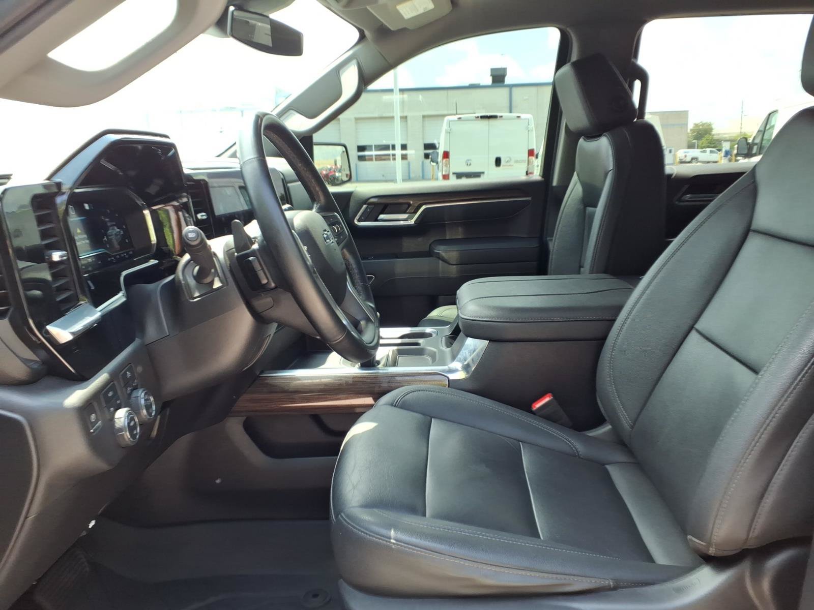 Used 2023 Chevrolet Silverado 1500 RST w/ Redline Edition AWD/4WD image 24