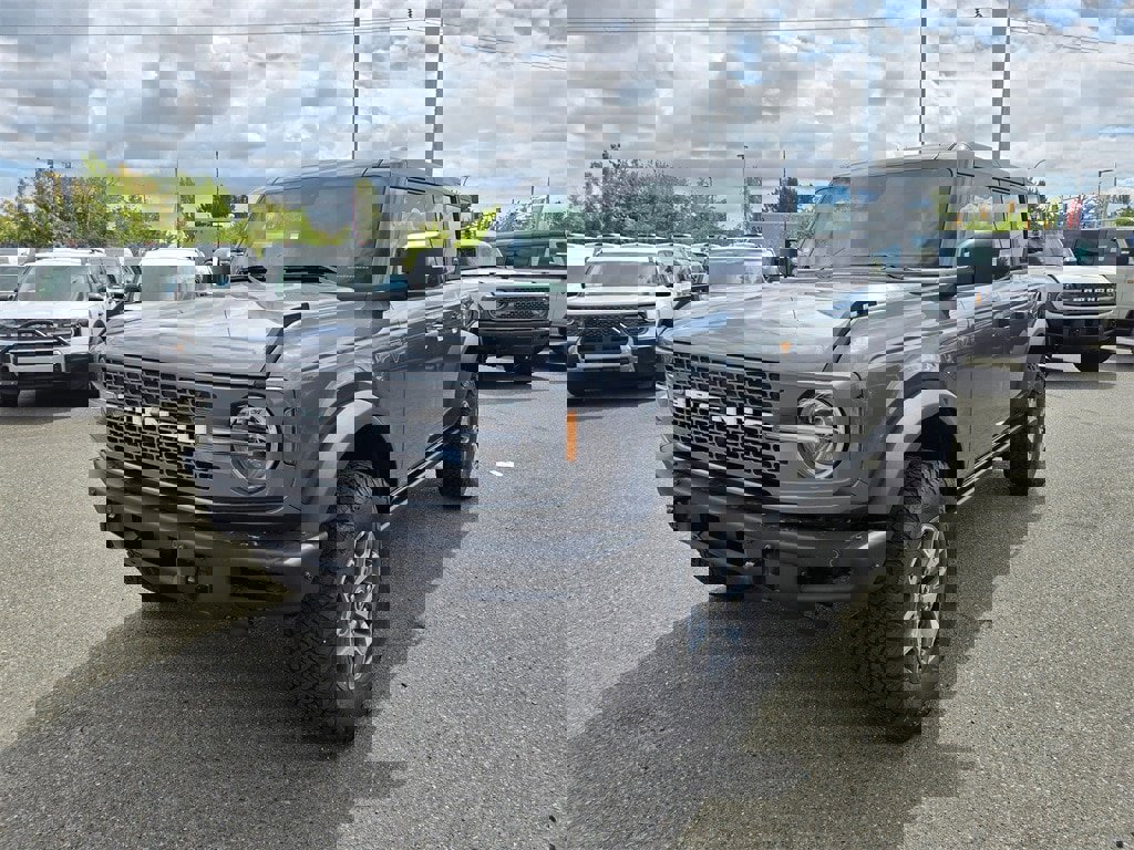 New 2025 Ford Bronco Badlands image 1