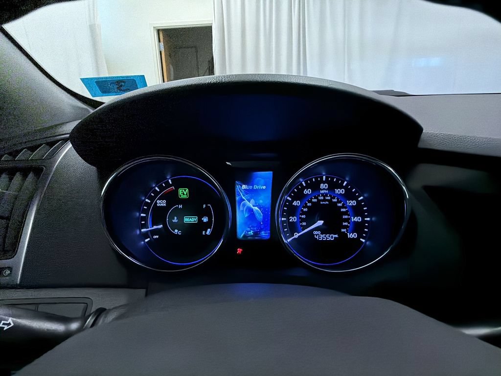 Used 2015 Hyundai Sonata Limited w/ Option Group 02 FWD image 21