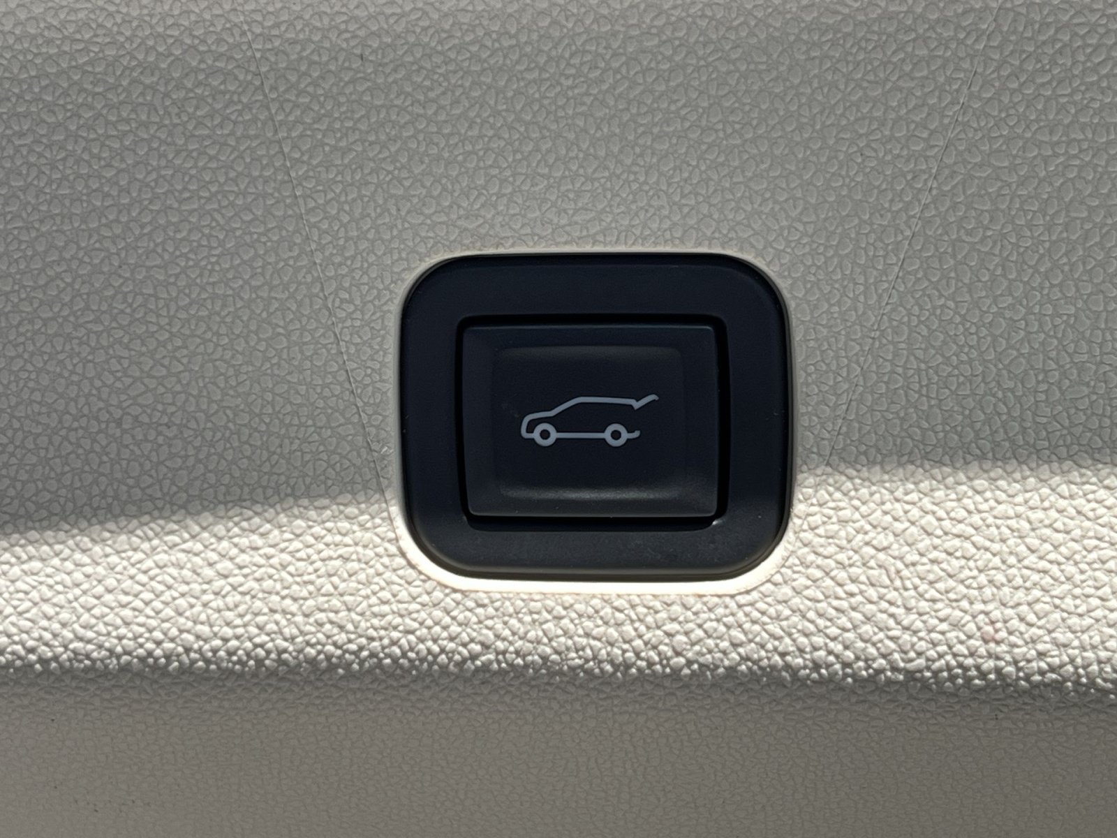 Used 2024 Cadillac Escalade Sport Platinum w/ LPO, Floor Liner Package AWD/4WD image 32