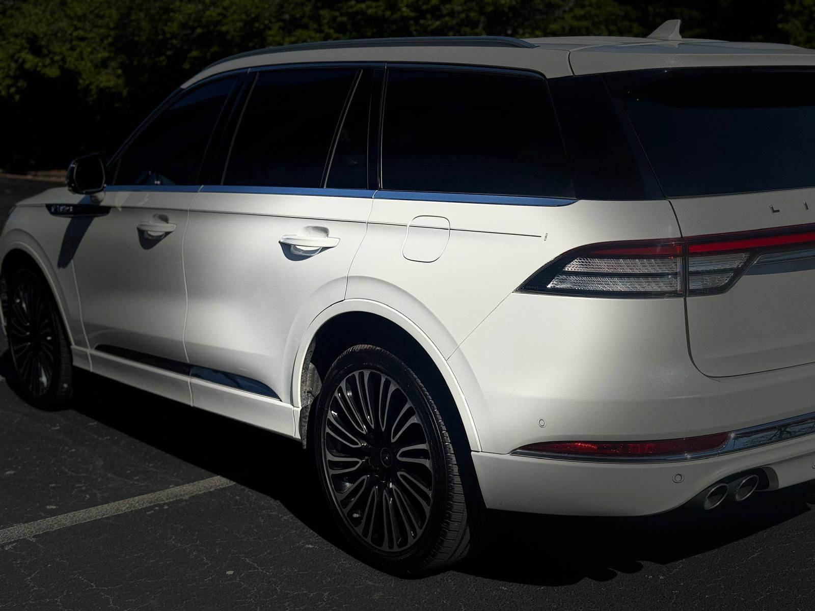 Used 2022 Lincoln Aviator Black Label w/ Dynamic Handling Package AWD/4WD image 19
