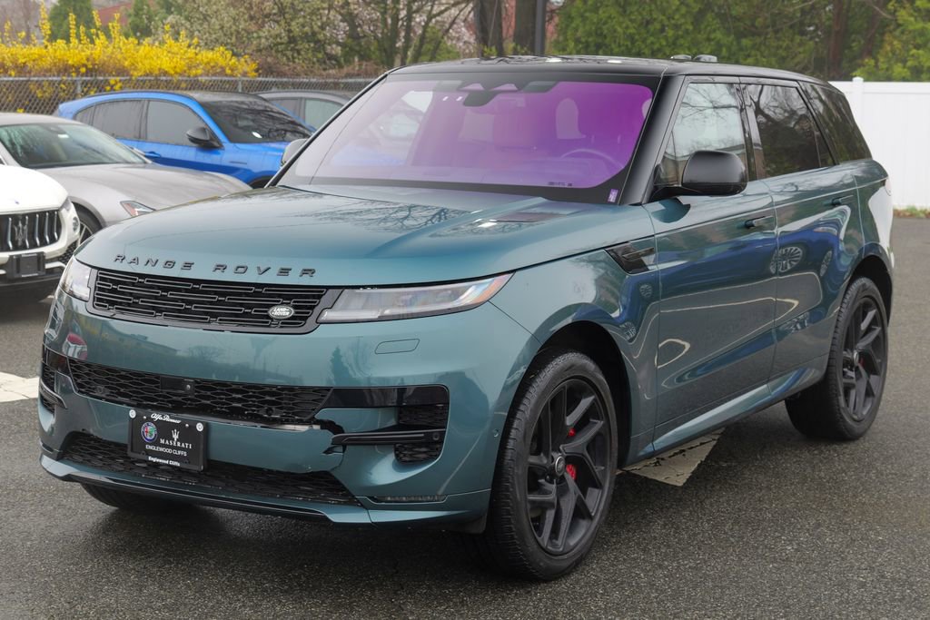 Used 2023 Land Rover Range Rover Sport SE Dynamic AWD/4WD image 3
