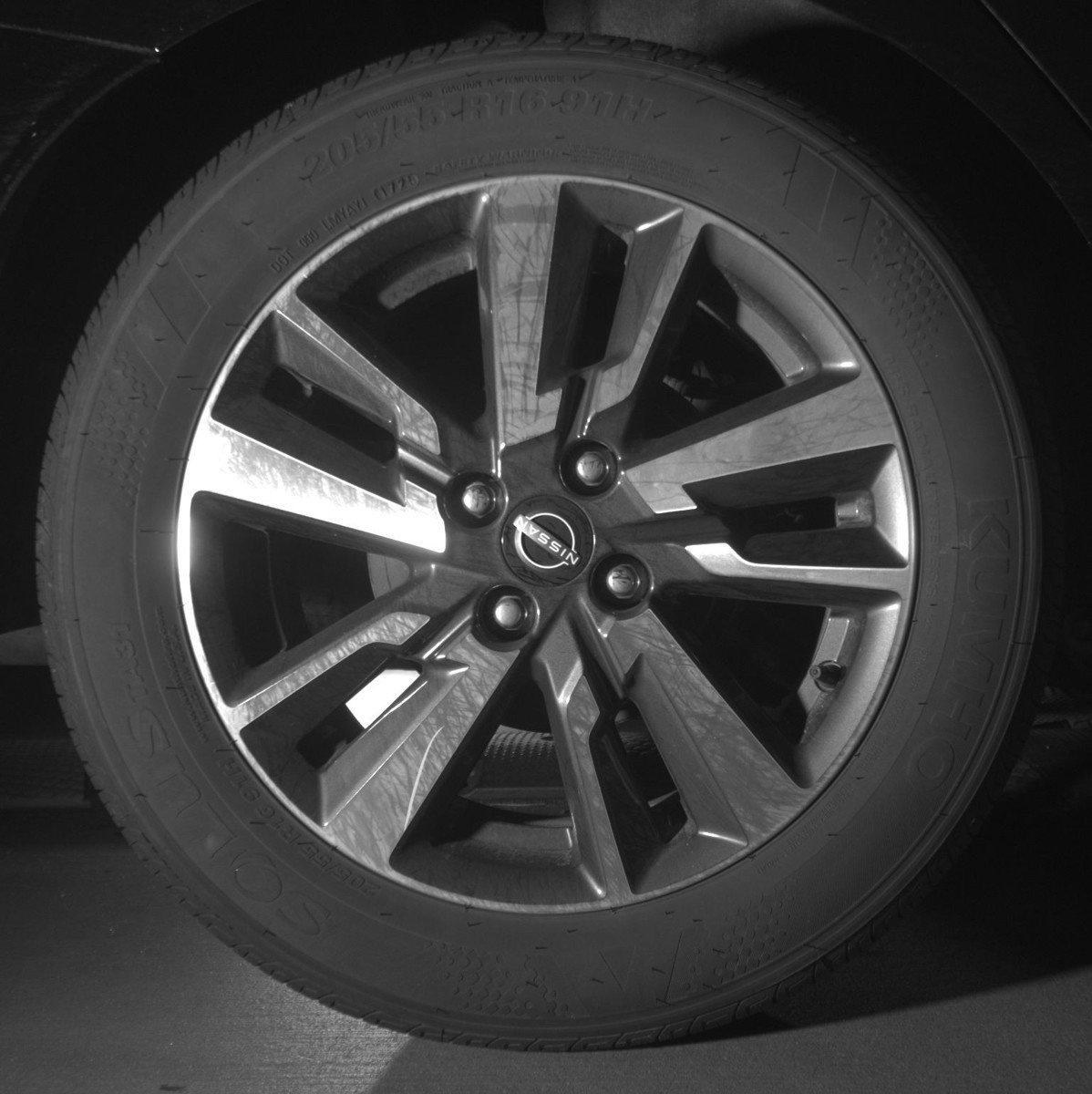 Used 2025 Nissan Versa SV image 15