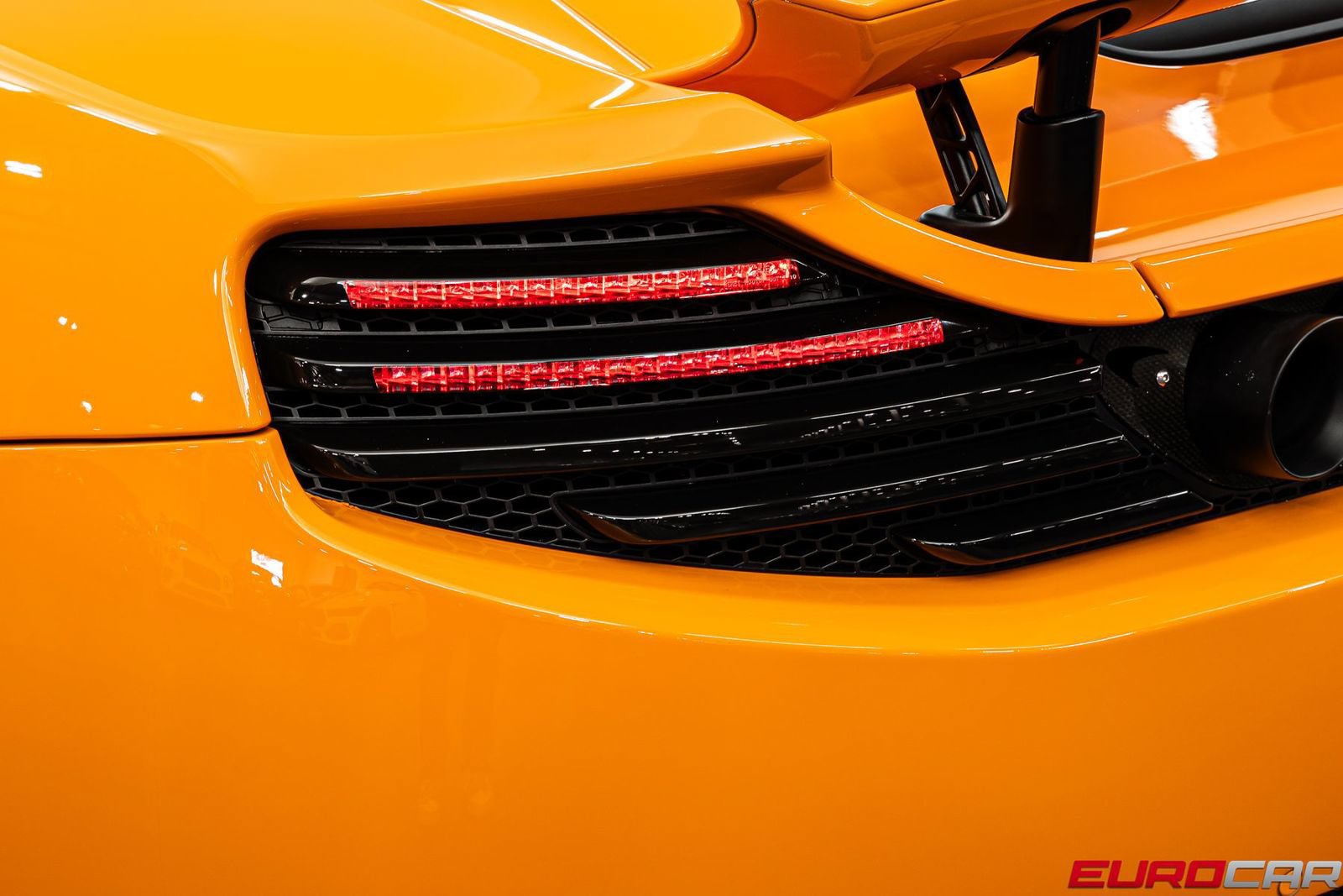 Used 2013 McLaren MP4-12C Spider RWD image 26