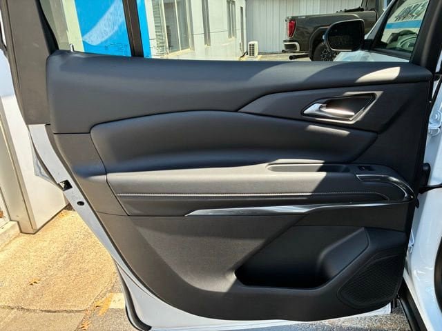 New 2026 Chevrolet Traverse LT w/ Midnight/Sport Edition AWD/4WD image 16