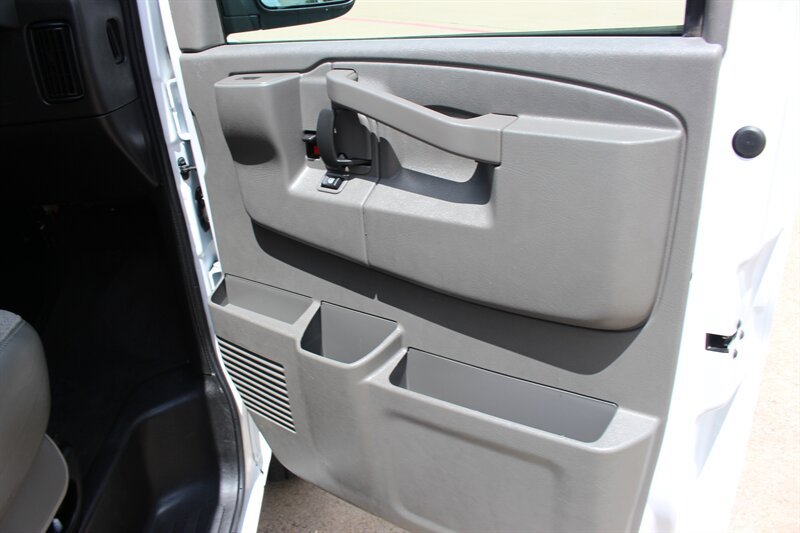 Used 2025 Chevrolet Express 3500 LS RWD image 20