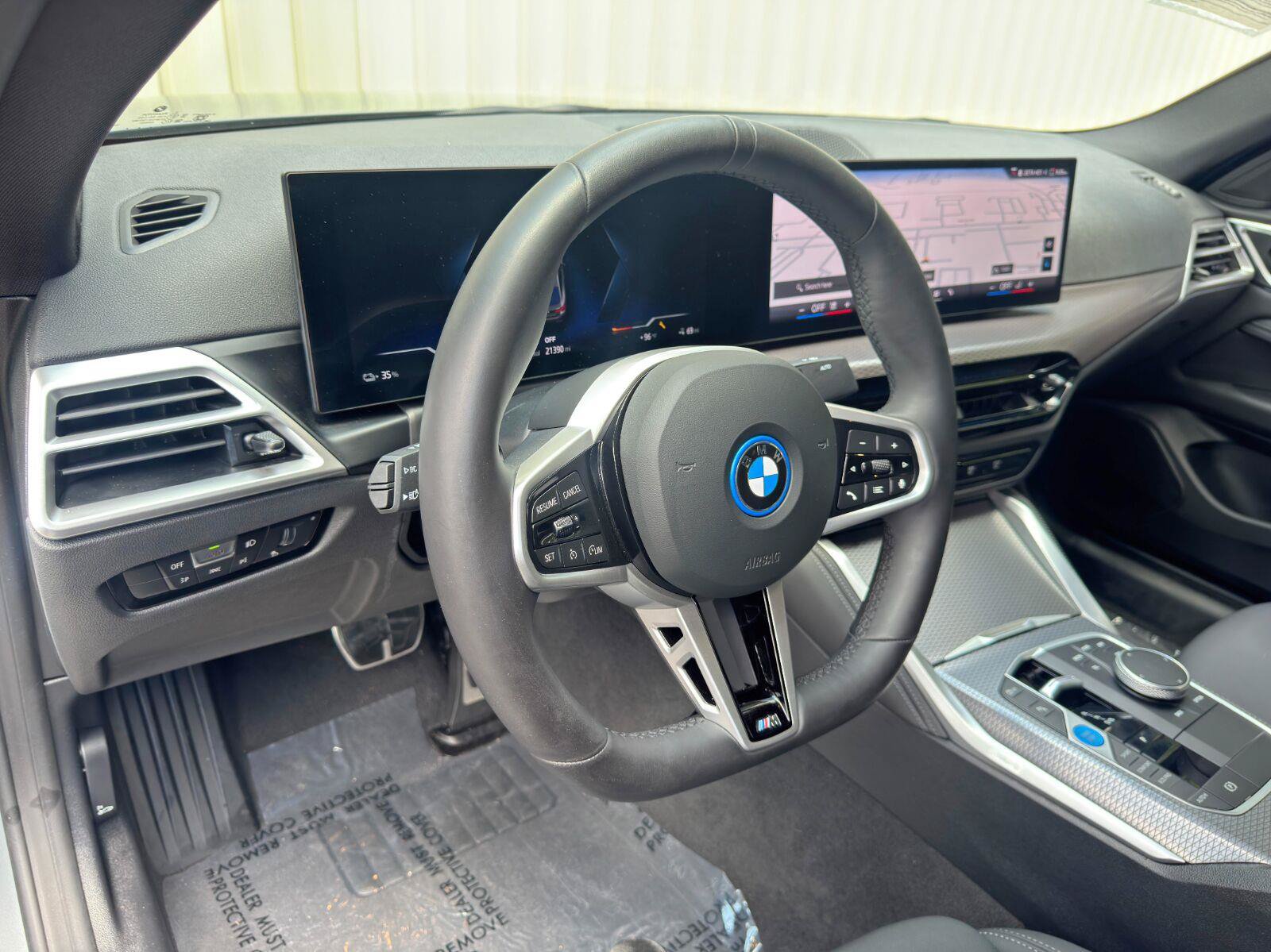 Used 2025 BMW i4 eDrive40 w/ M Sport Package RWD image 13