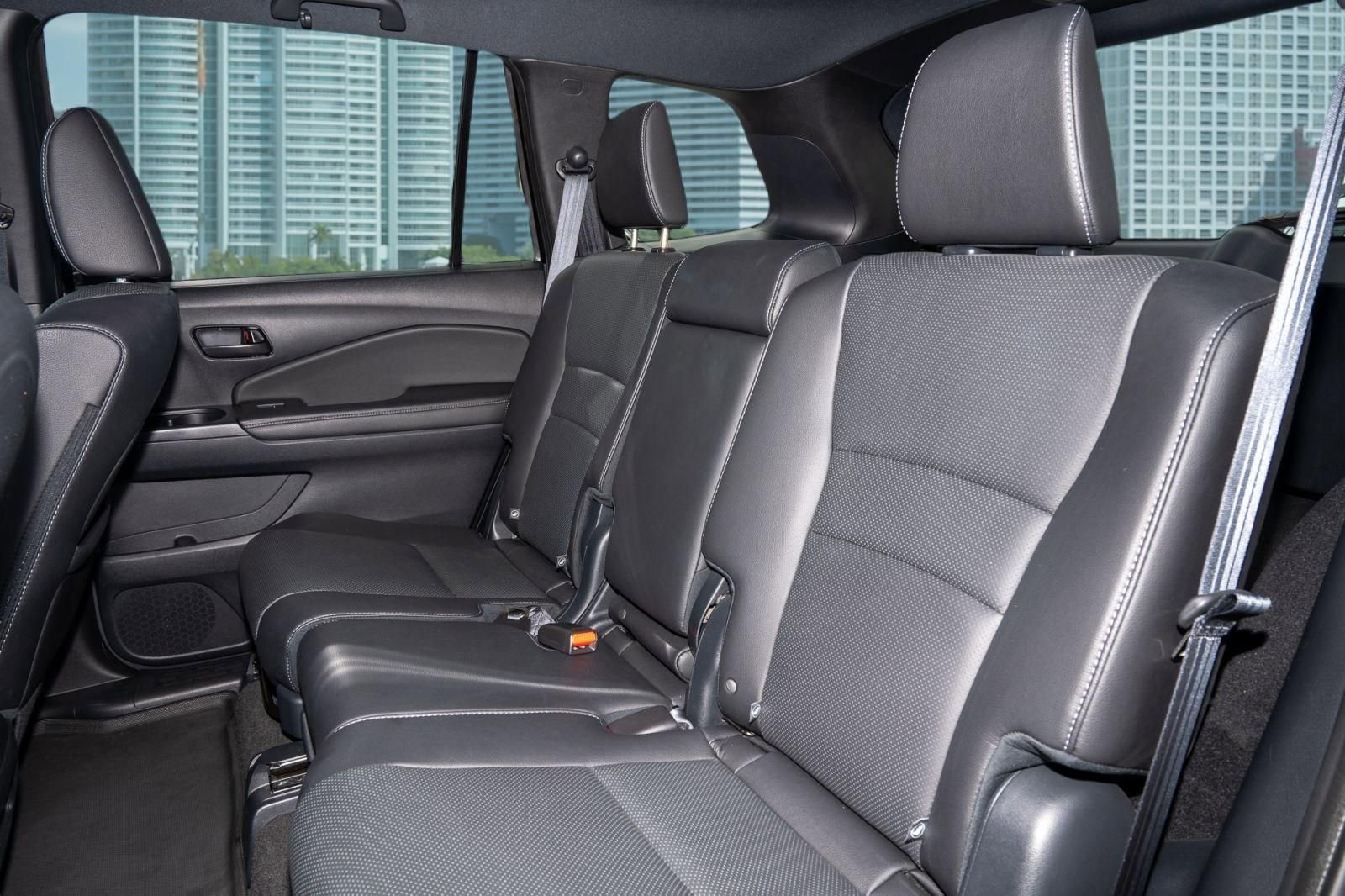 Certified 2025 Honda Passport EX-L image 18