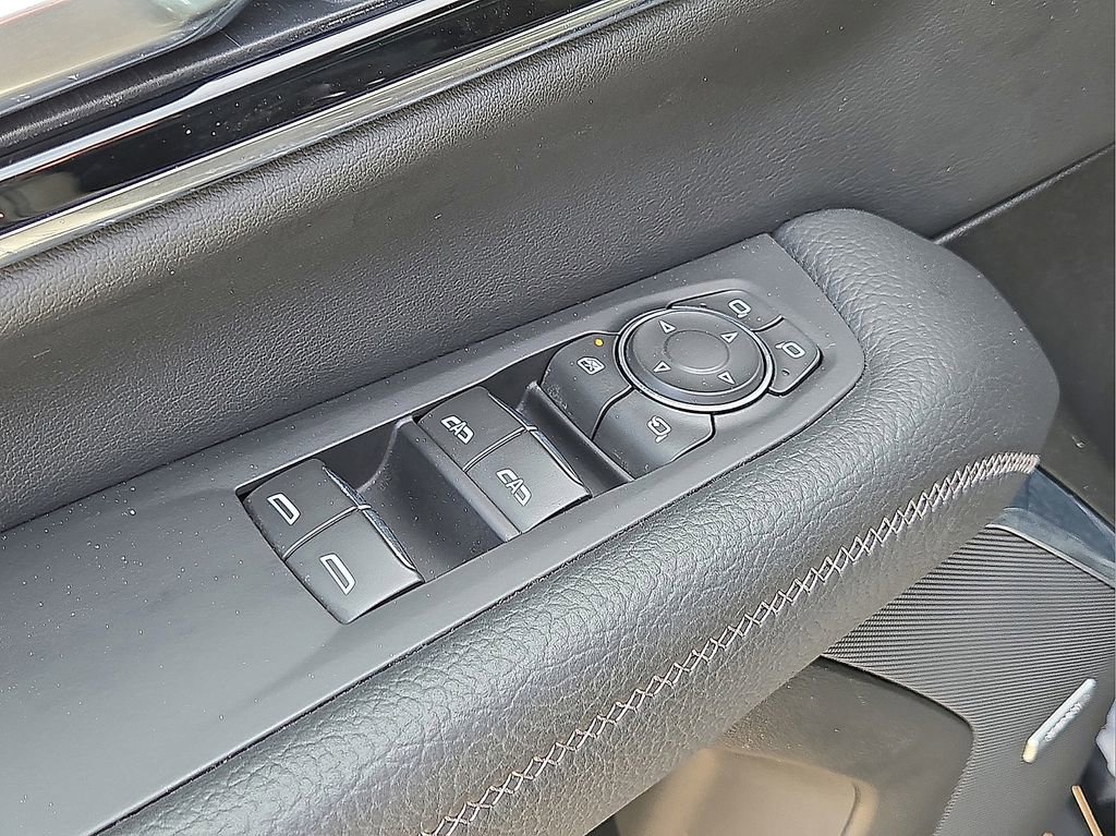 Used 2025 GMC Yukon Denali image 24