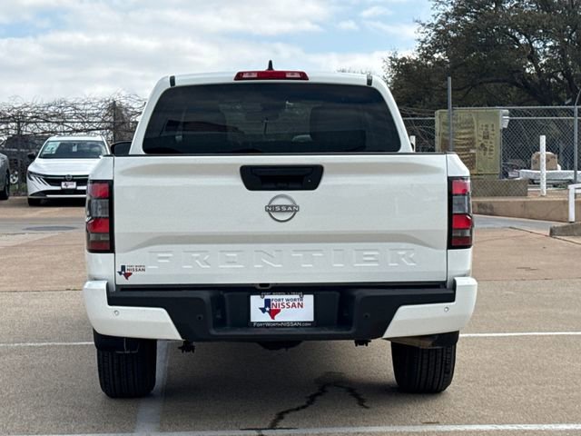 Used 2025 Nissan Frontier SV image 8