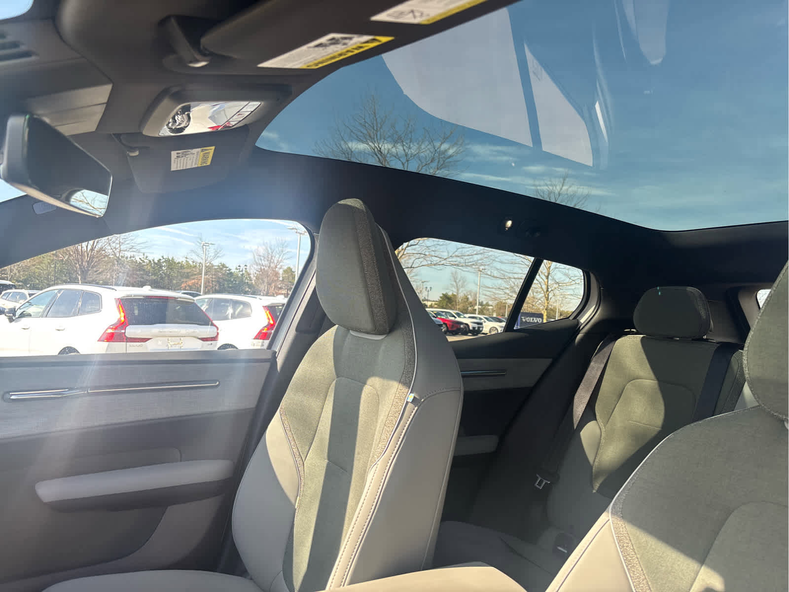 New 2026 Volvo EX30 Plus w/ Protection Package Premier AWD/4WD image 17