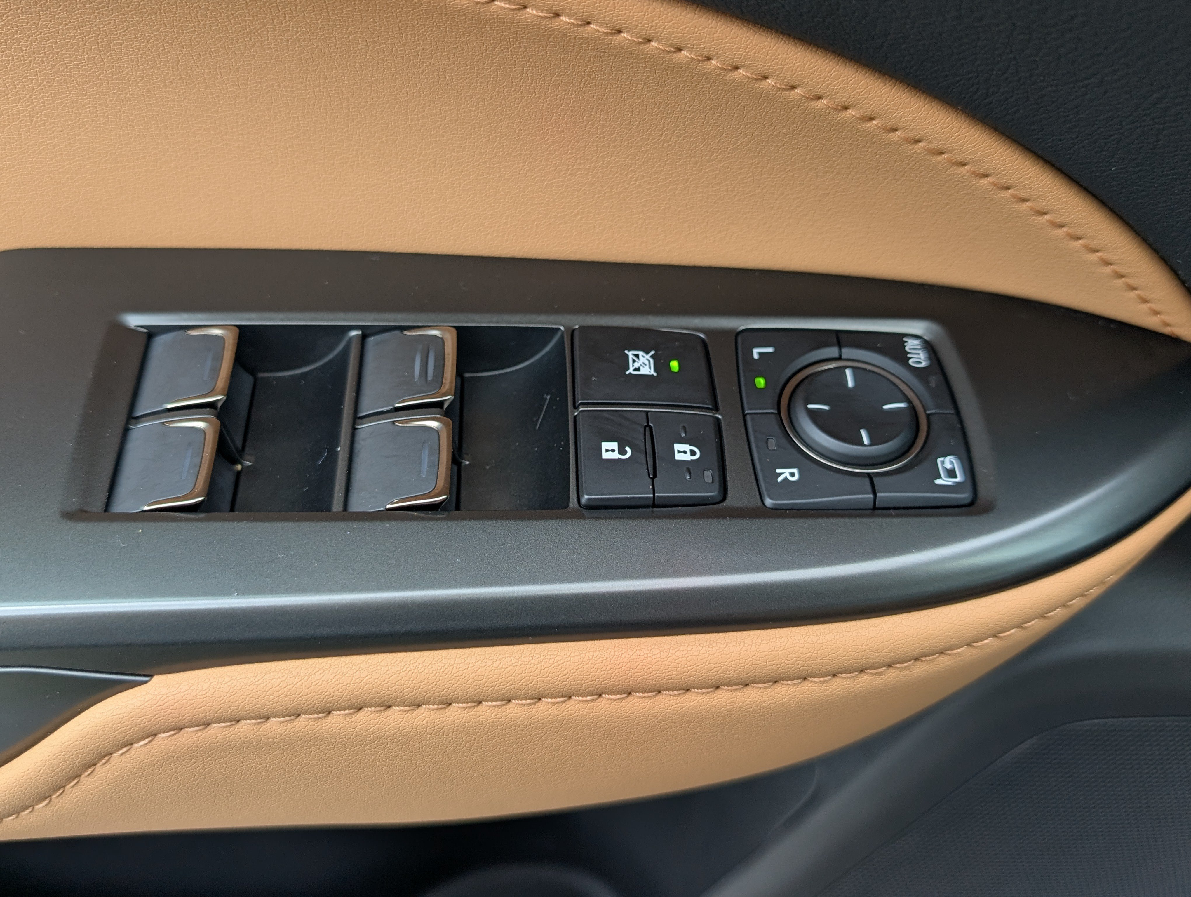 Certified 2025 Lexus NX 350h AWD w/ Cold Area Package image 20