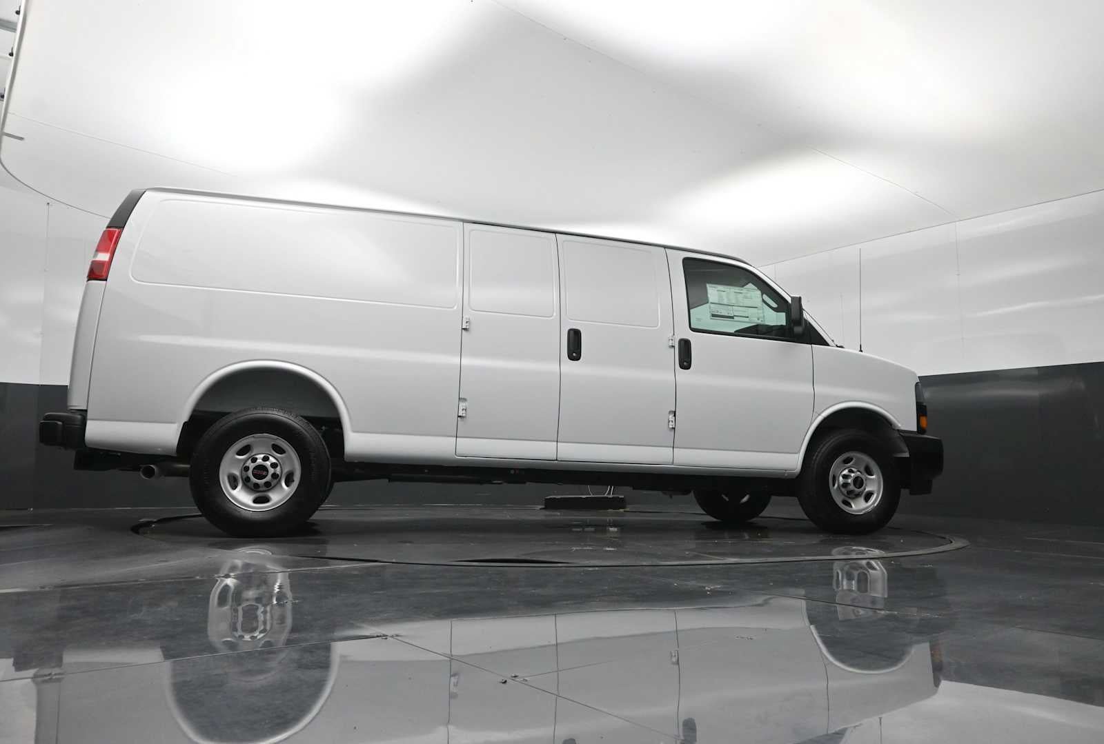 New 2026 GMC Savana 3500 Extended w/ Driver Convenience Package RWD image 23