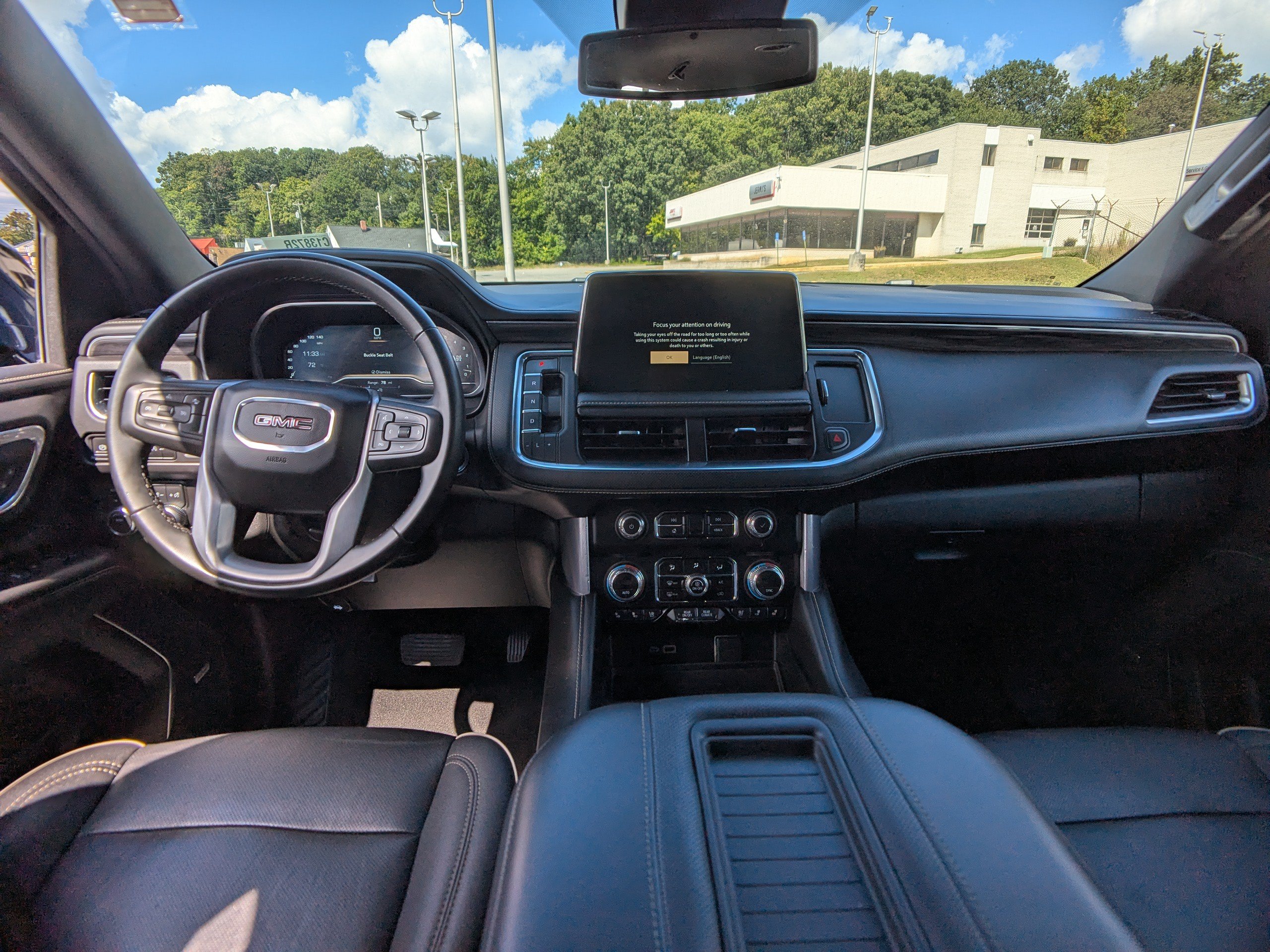 Used 2023 GMC Yukon SLT AWD/4WD image 18