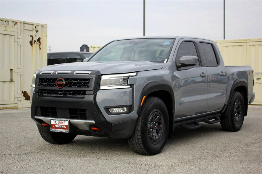 Used 2025 Nissan Frontier Pro-X image 7