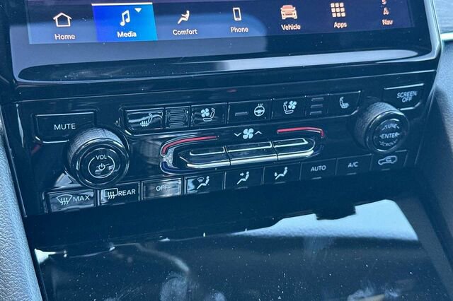 New 2025 Jeep Grand Cherokee Limited 4xe image 18