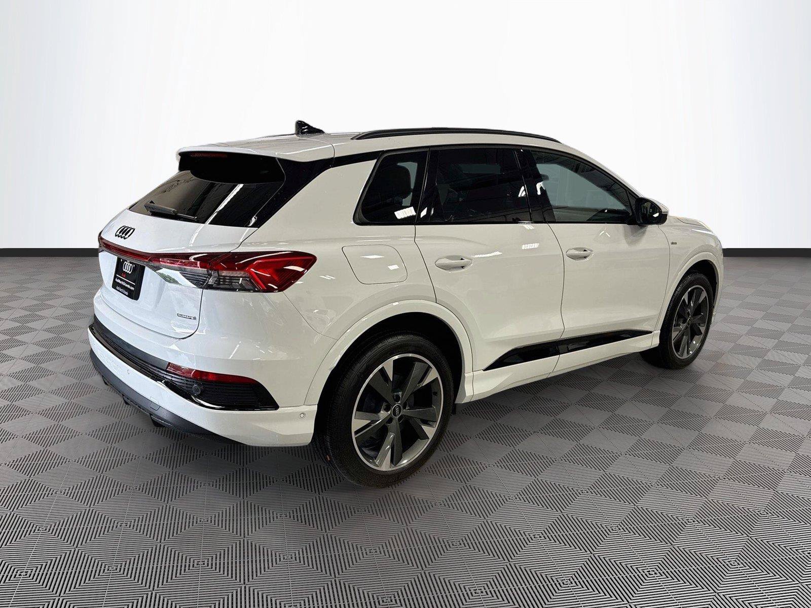 Used 2023 Audi Q4 e-tron Premium Plus w/ Premium Plus AWD/4WD image 7