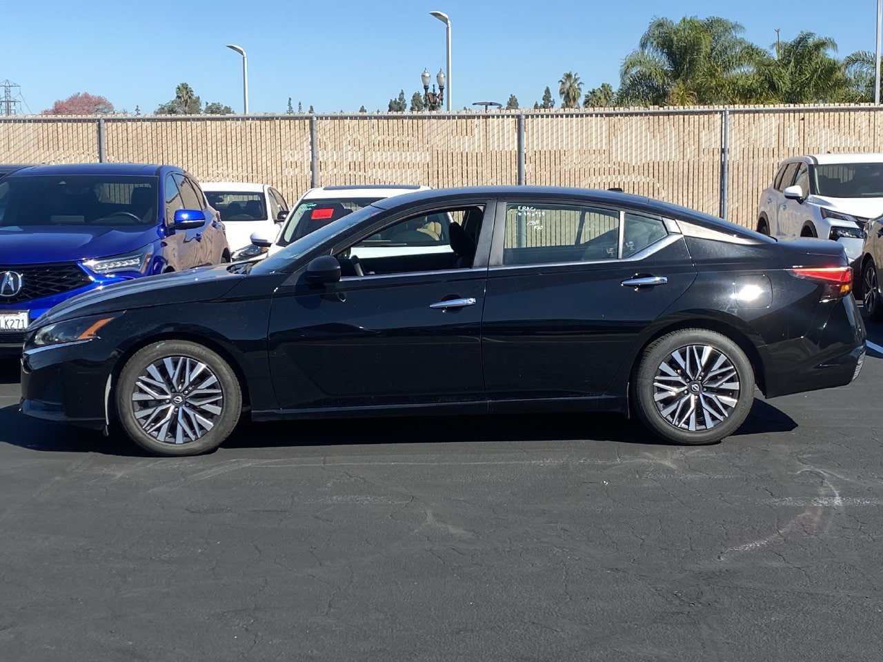 Certified 2025 Nissan Altima 2.5 SV FWD image 3