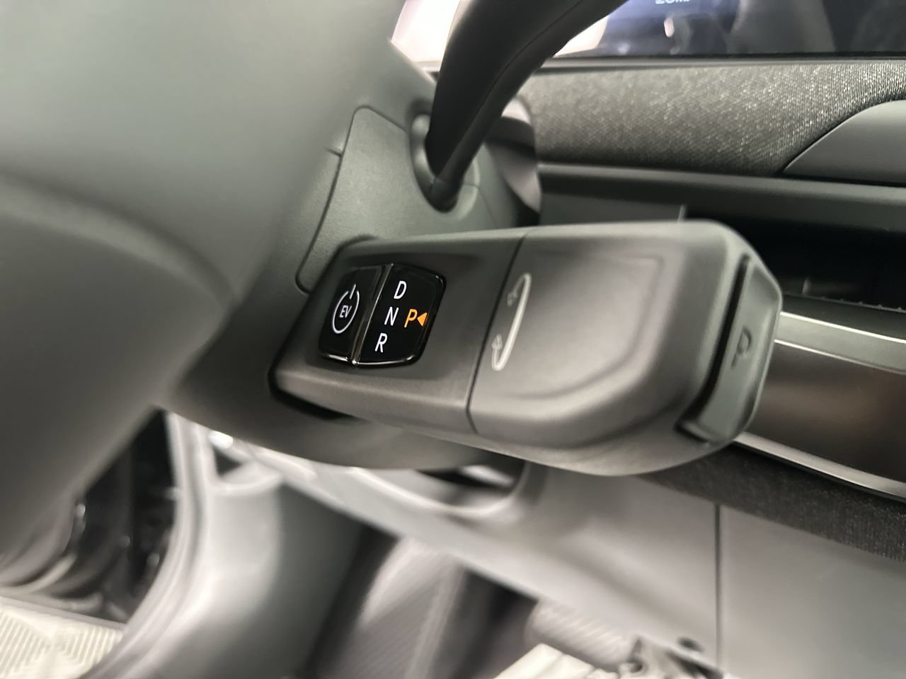 New 2027 Kia EV3 Wind FWD image 8