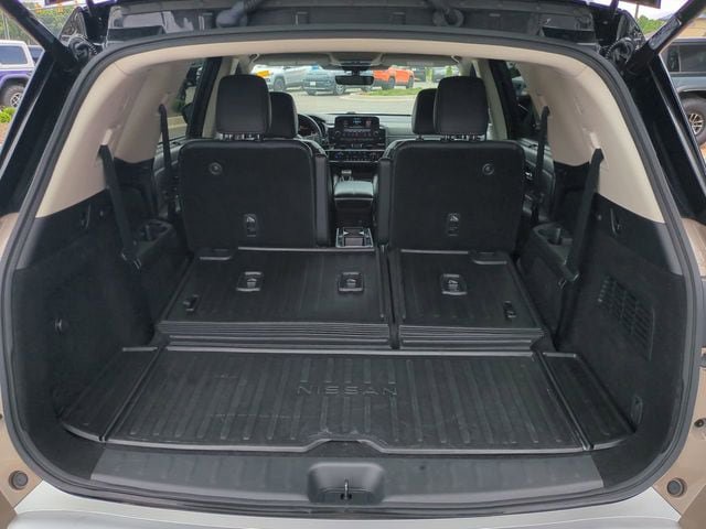 Used 2023 Nissan Pathfinder Platinum w/ Lighting Package (N93) AWD/4WD image 13