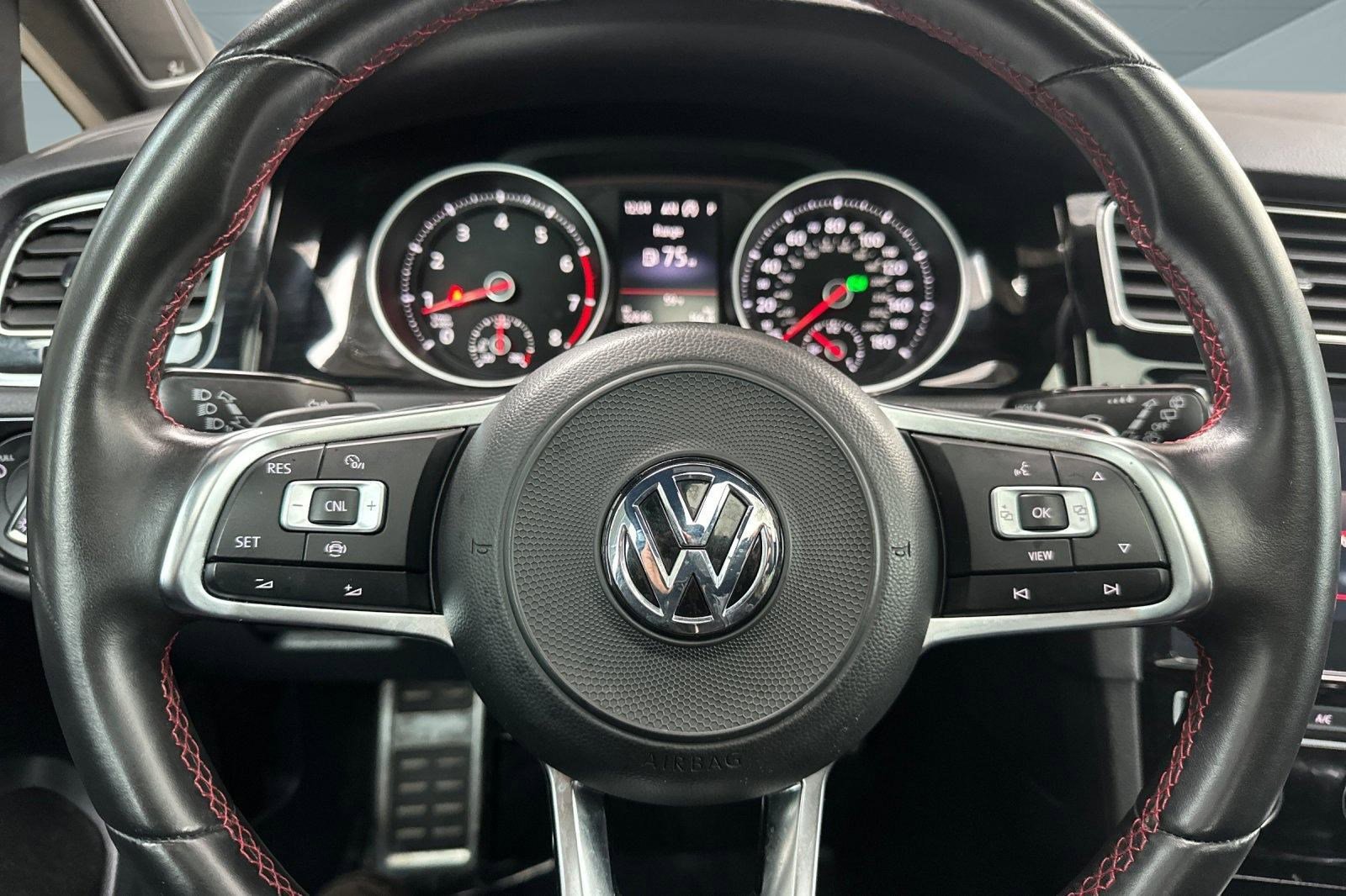 Used 2019 Volkswagen GTI SE w/ SE Experience Package image 15