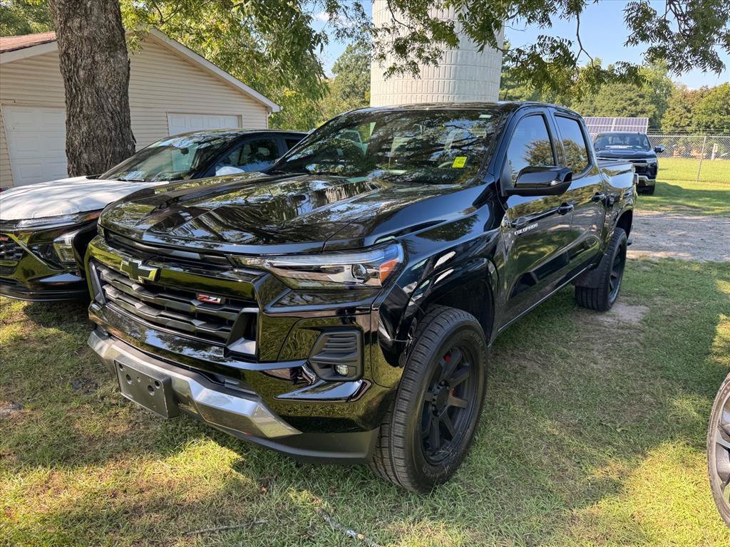 Used 2025 Chevrolet Colorado Z71 w/ Z71 Convenience Package 2 AWD/4WD image 9