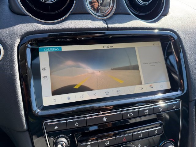 Used 2019 Jaguar XJ R-Sport RWD image 22