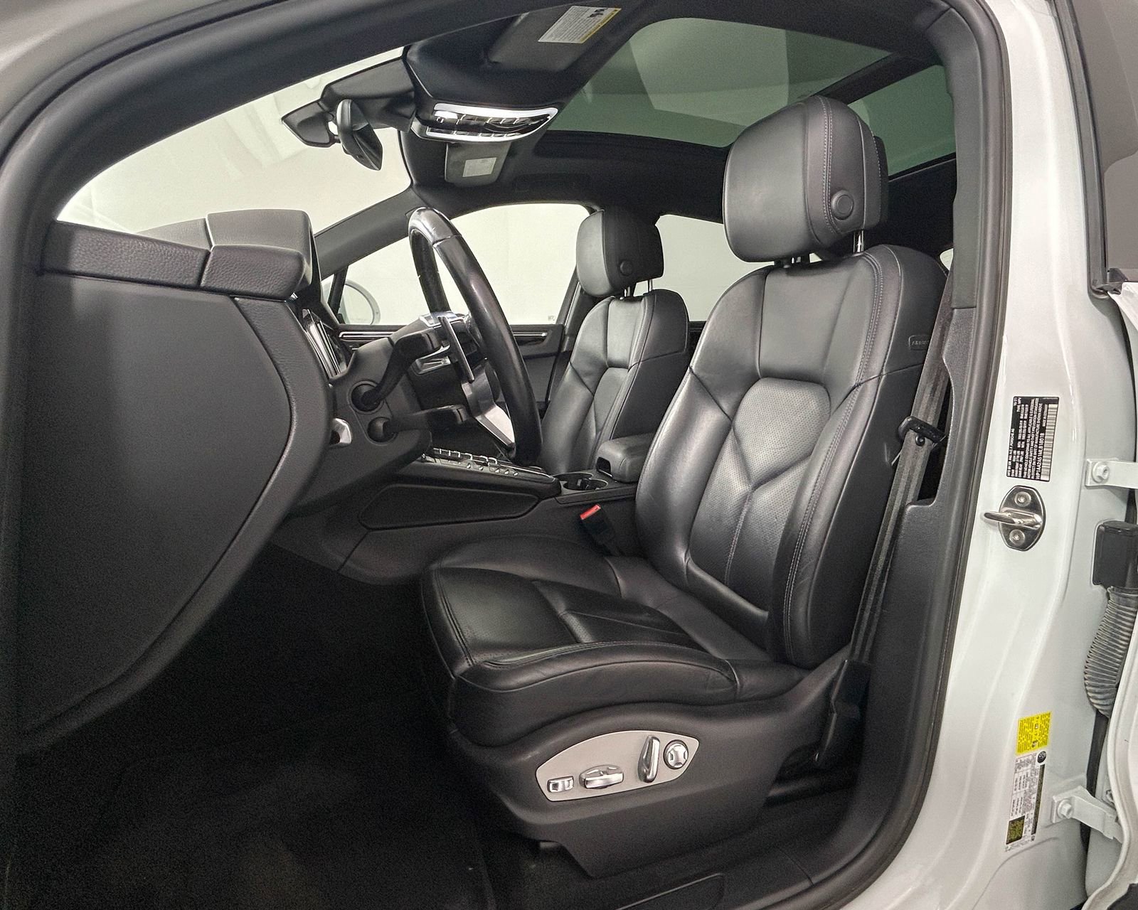 Used 2021 Porsche Macan image 5