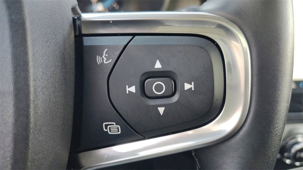 Certified 2025 Volvo XC40 B5 Plus image 14