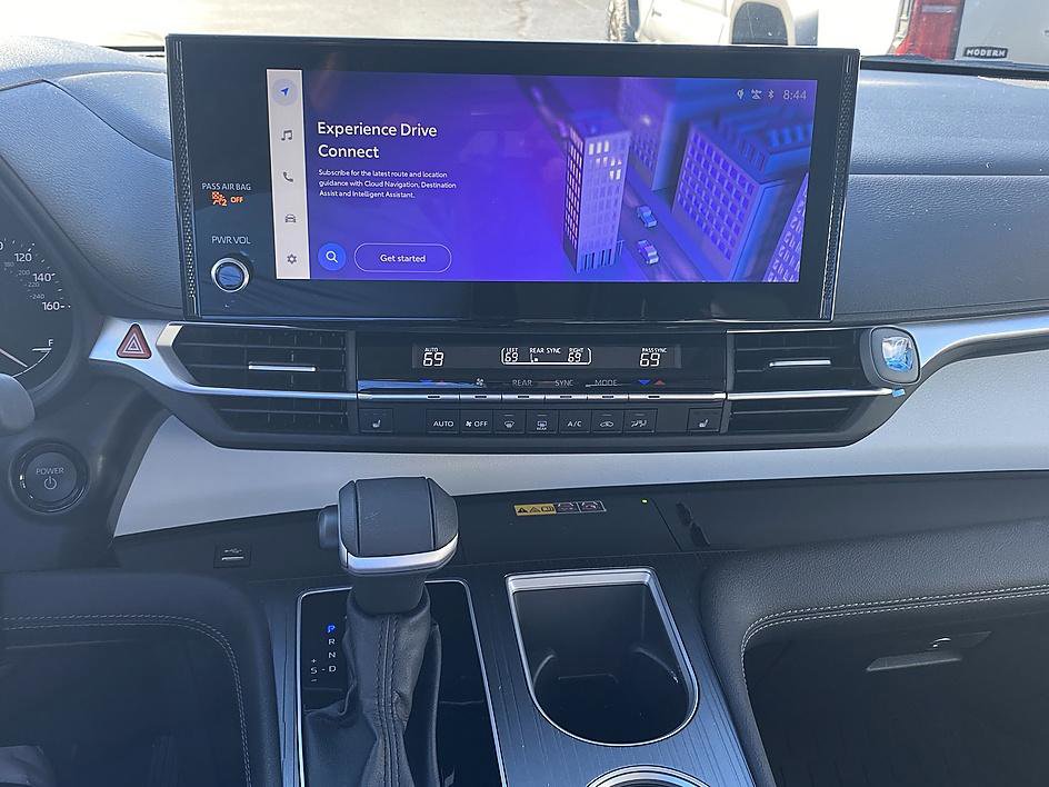 Certified 2025 Toyota Sienna XLE image 13