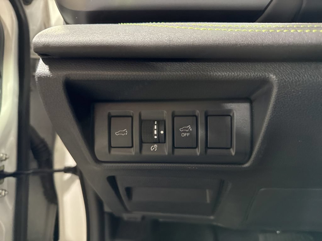 Used 2025 Subaru Outback Onyx Edition AWD/4WD image 25