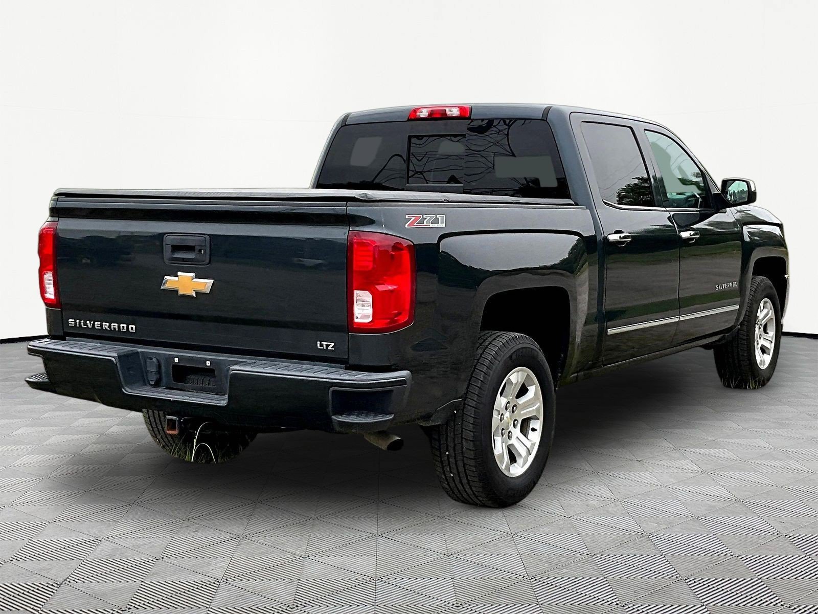 Used 2017 Chevrolet Silverado 1500 LTZ Z71 AWD/4WD image 6