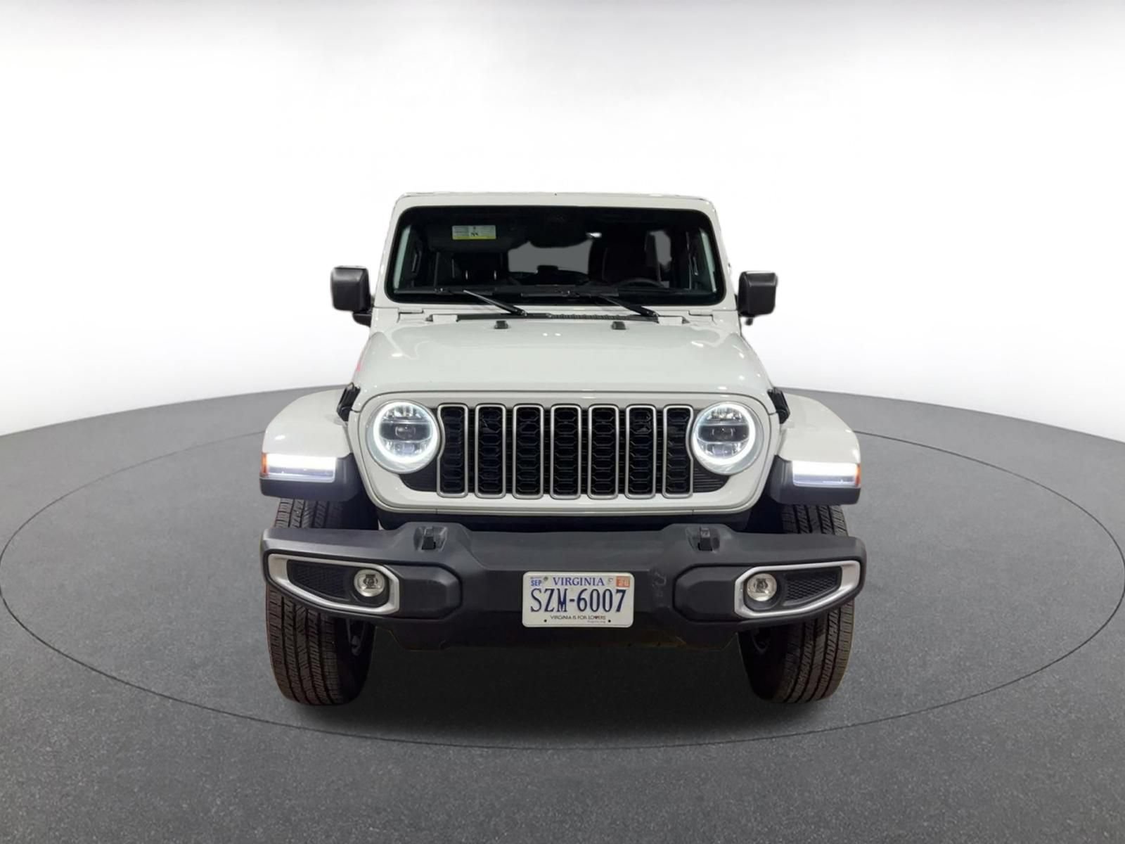Used 2025 Jeep Wrangler Unlimited Sahara AWD/4WD image 4