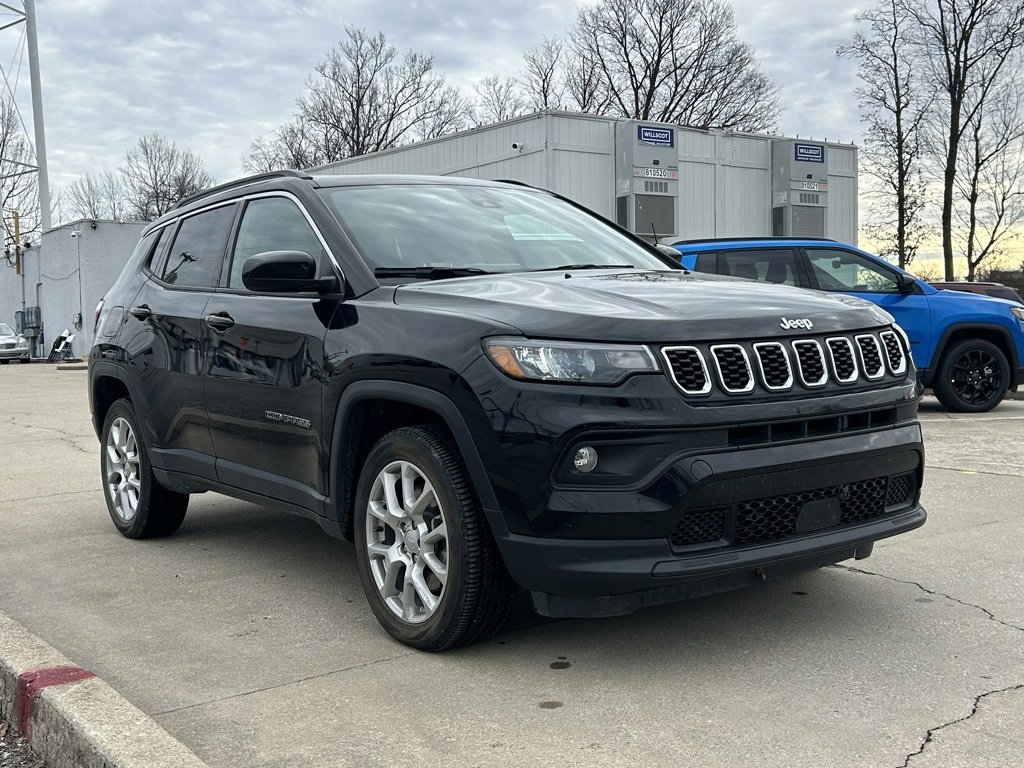 Used 2024 Jeep Compass Latitude w/ Sun and Sound Group image 4