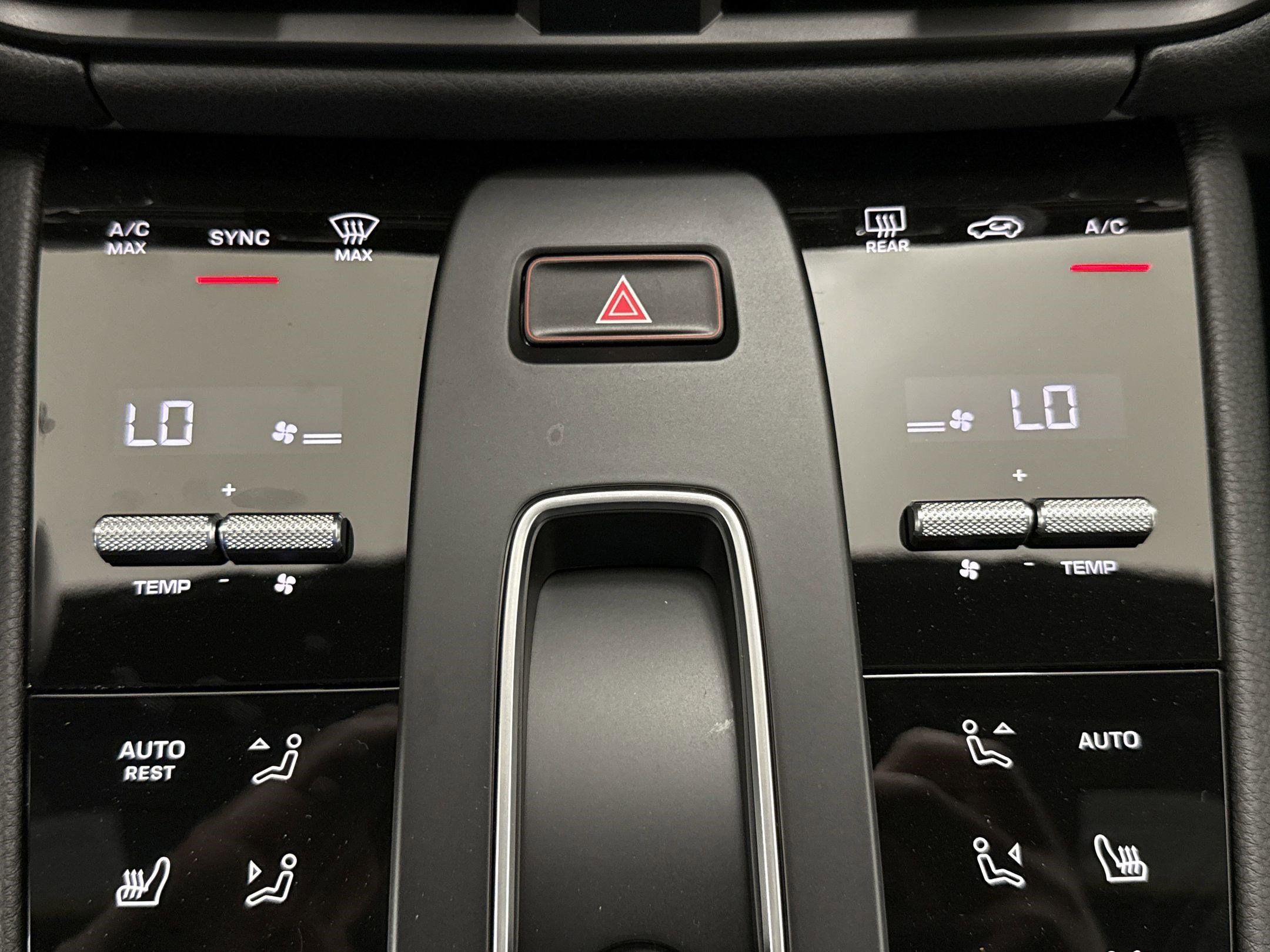 Used 2025 Porsche Macan Turbo image 29