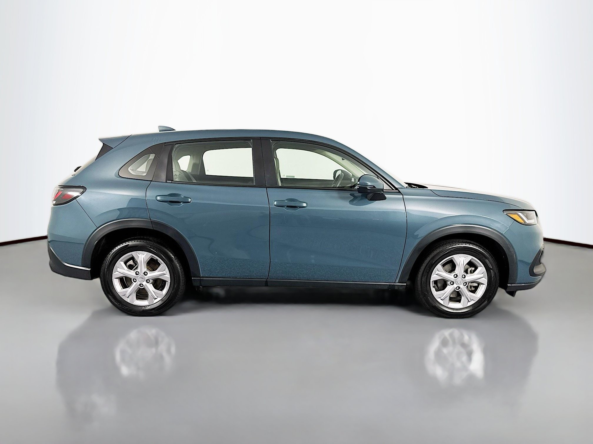 Certified 2024 Honda HR-V LX image 4