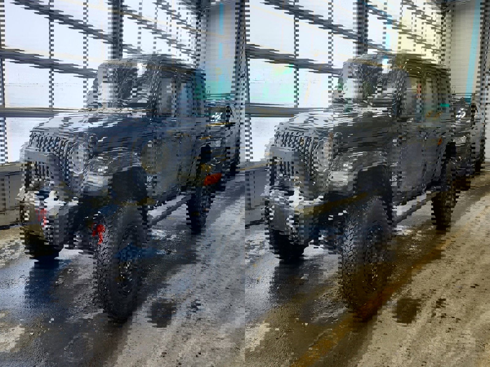 Used 2018 Jeep Wrangler Unlimited Sahara w/ Uconnect 4C Nav & Sound Group image 1