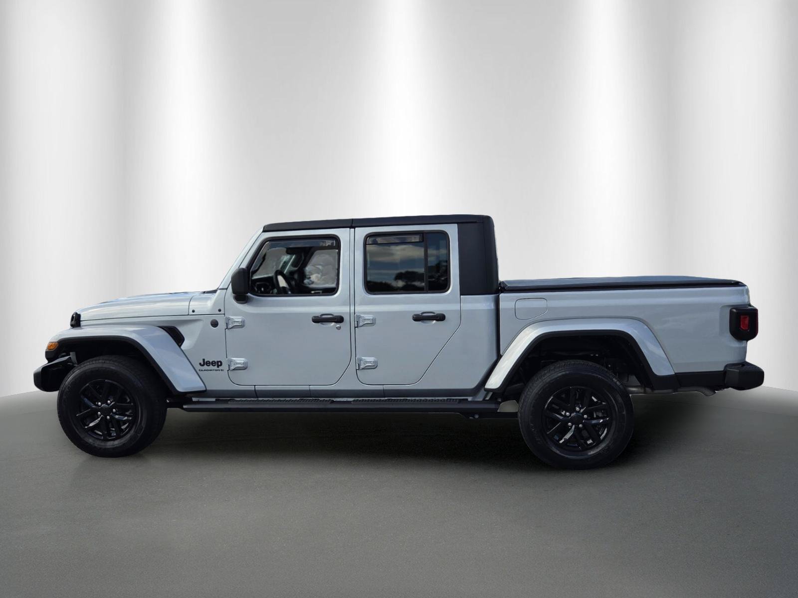 Used 2023 Jeep Gladiator Sport AWD/4WD image 4