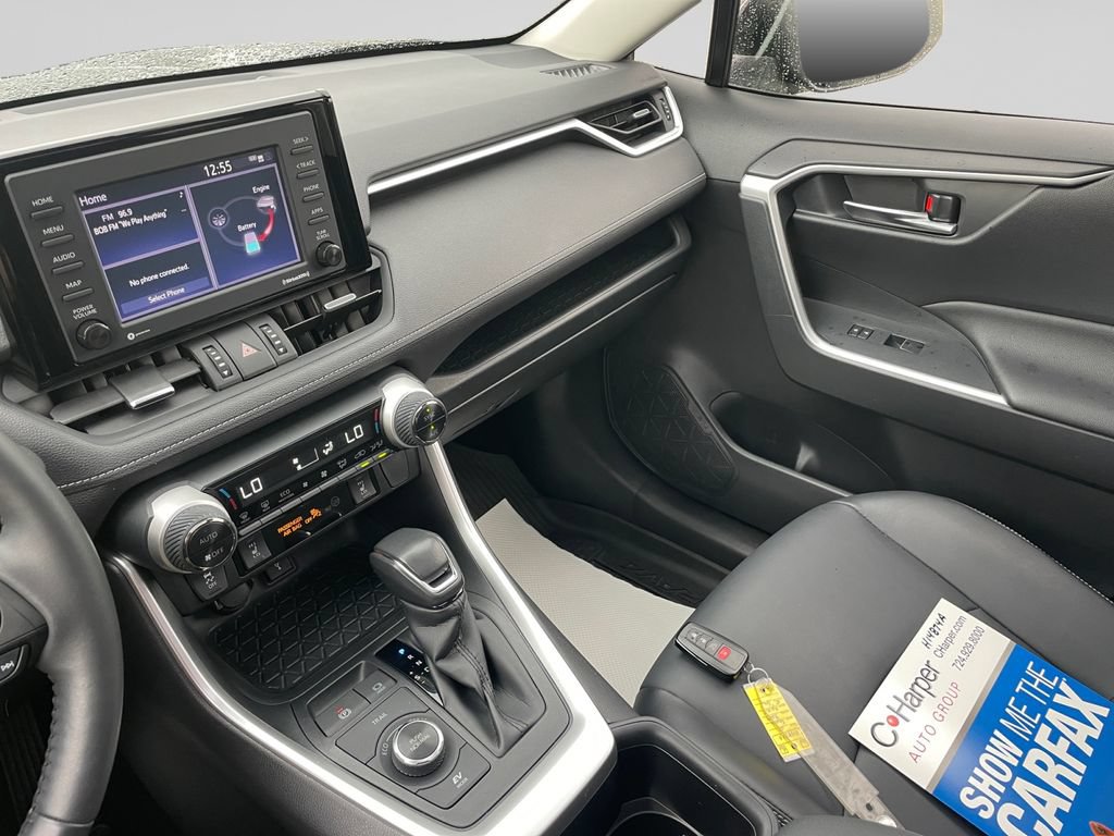 Used 2022 Toyota RAV4 XLE Premium AWD/4WD image 31