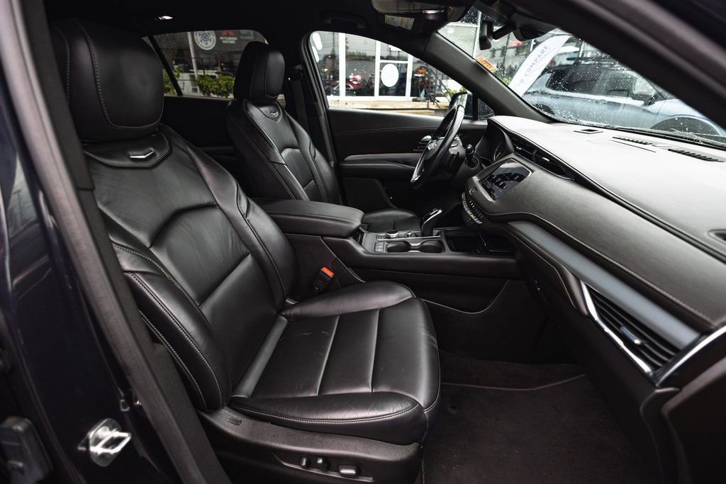 Used 2023 Cadillac XT4 Premium Luxury image 29