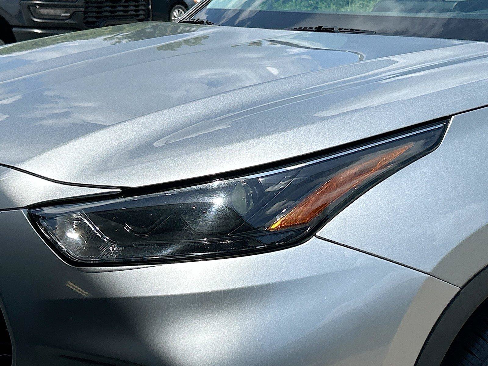 Used 2024 Toyota Highlander XLE FWD image 10