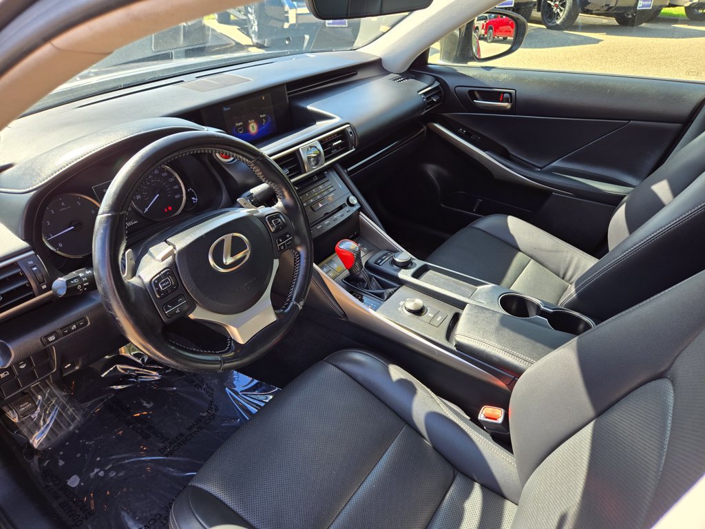 Used 2017 Lexus IS 300 AWD image 14