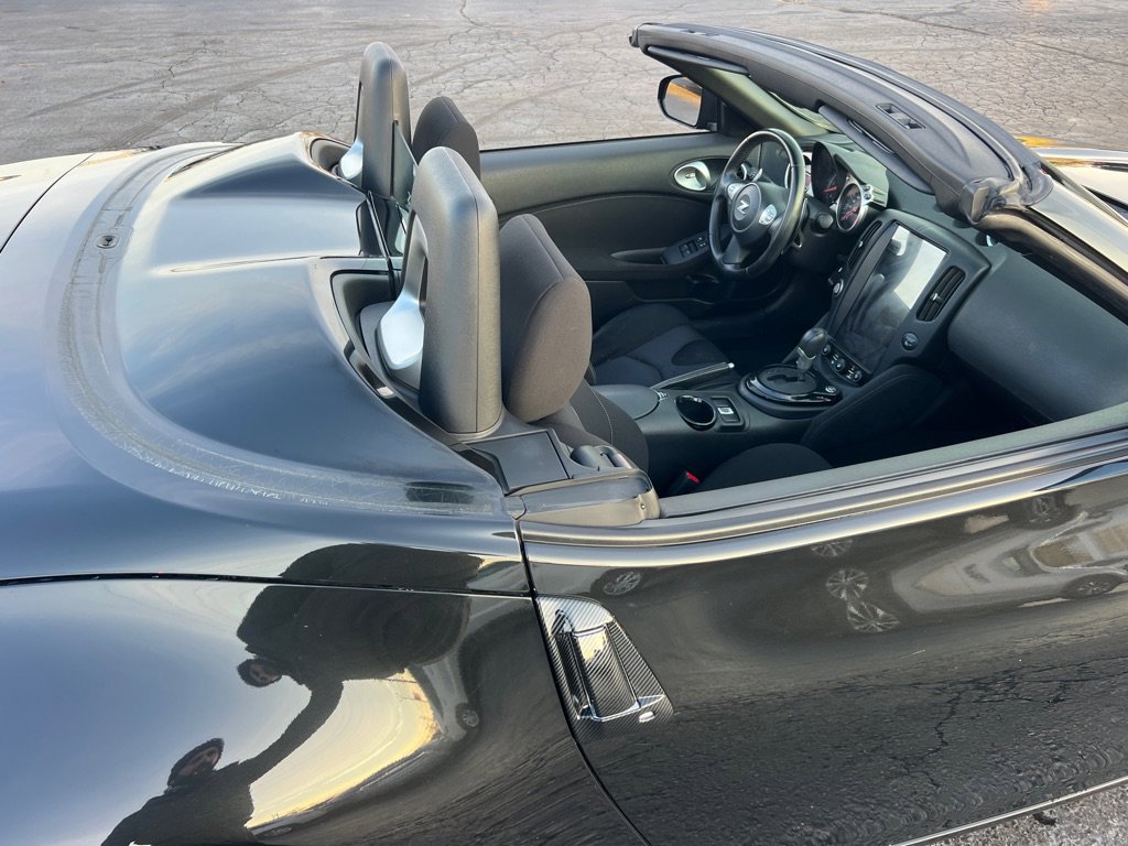 Used 2012 Nissan 370Z Roadster image 35