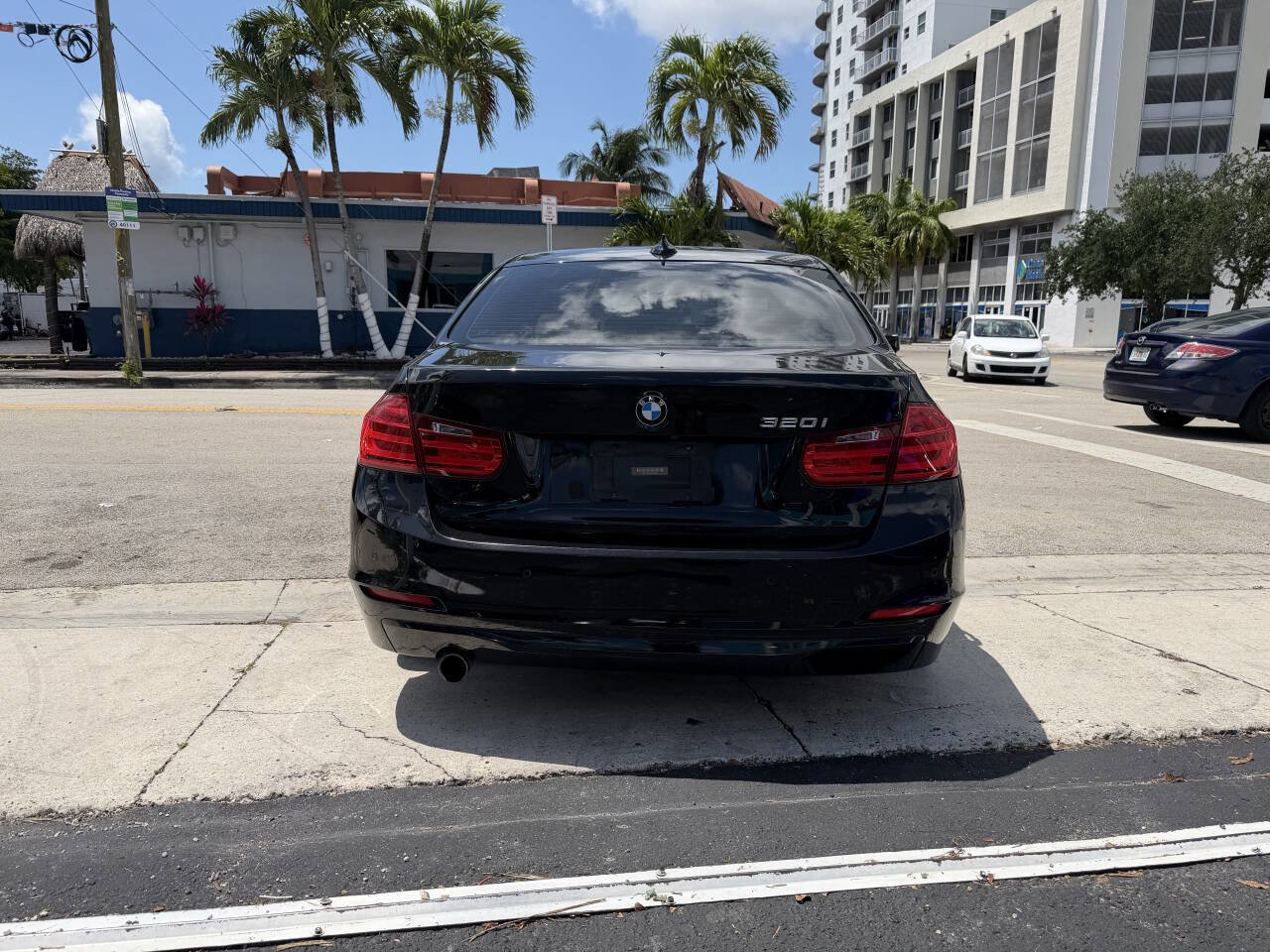 Used 2015 BMW 320i Sedan RWD image 6
