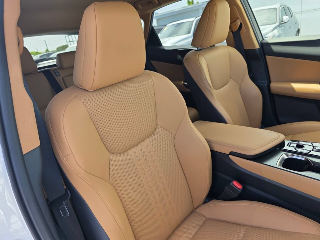 Used 2025 Lexus NX 250 FWD w/ Accessory Package (Z2) image 22